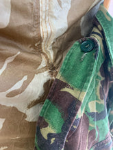 Lade das Bild in den Galerie-Viewer, Genuine British Army Smock Combat Jungle DPM Camouflage - Size 170/104
