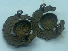 Lade das Bild in den Galerie-Viewer, Original WW1 / WW&#39;2 British Army Royal Marines Brass Collar Badges
