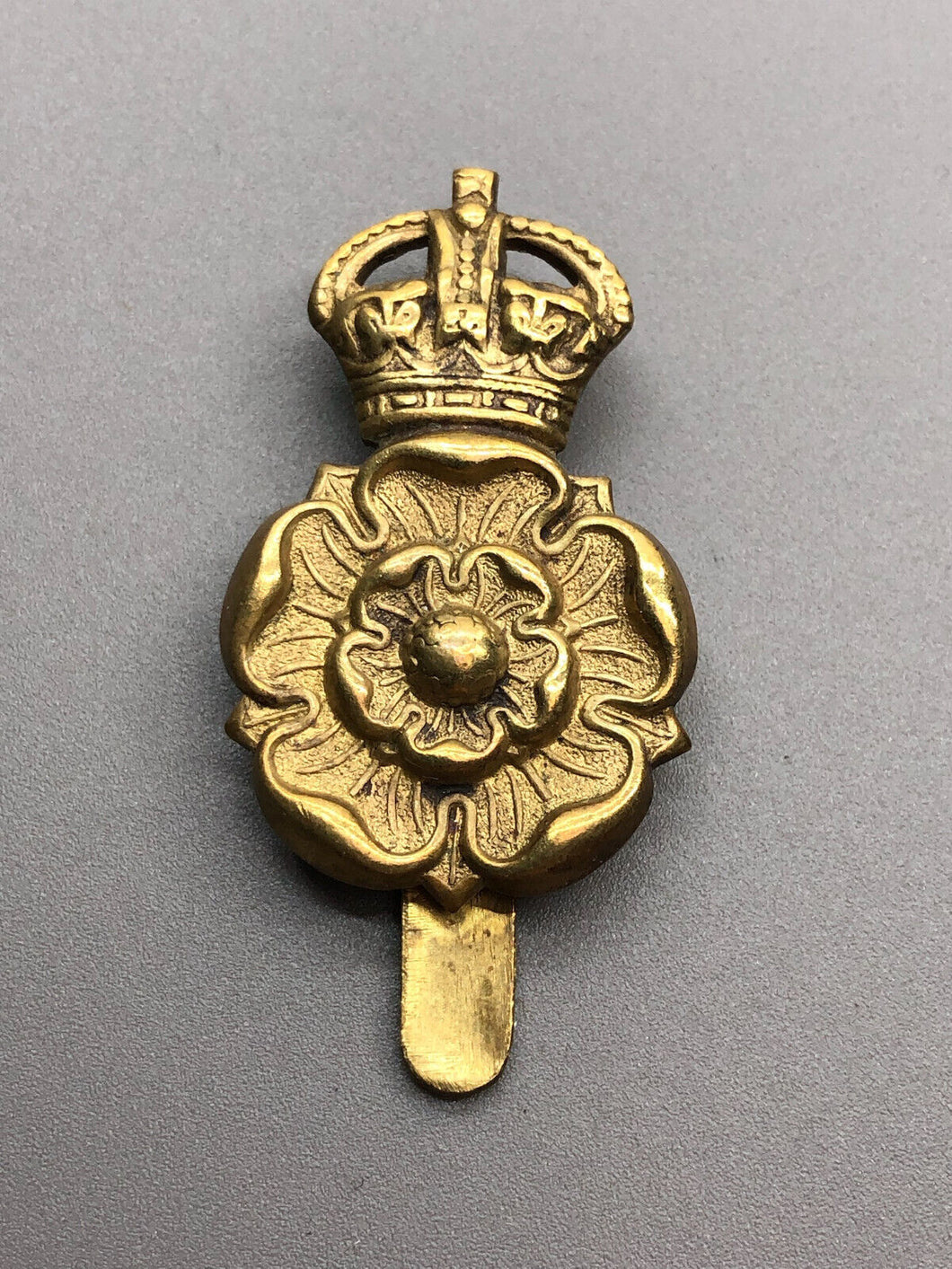 Original WW2 British Army Yorkshire Dragoons Cap Badge