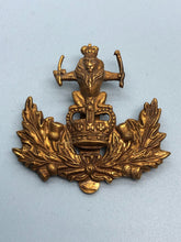 Charger l&#39;image dans la galerie, Original British Army Queens Own Royal Glasgow Yeomanry Regiment Cap Badge
