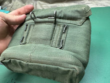 Lade das Bild in den Galerie-Viewer, Original British Army 44 Pattern Binocular Case
