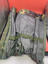 Lade das Bild in den Galerie-Viewer, Genuine British Army Surplus DPM Camouflaged Gaiters - Size Standard
