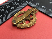 Charger l&#39;image dans la galerie, Genuine British Army Women&#39;s Royal Army Corps Cap Badge - Queen&#39;s Crown
