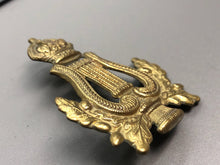 Load image into Gallery viewer, Original WW2 British Army Bandsmans Musicians Cap Badge
