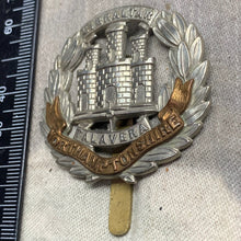 Charger l&#39;image dans la galerie, Original WW2 British Army Northamptonshire Regiment Cap Badge
