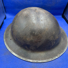 Lade das Bild in den Galerie-Viewer, Original WW2 British Army Mk2 Brodie Combat Helmet
