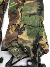 Load image into Gallery viewer, Genuine British Army DPM Camouflaged Gaiters - Size Standard
