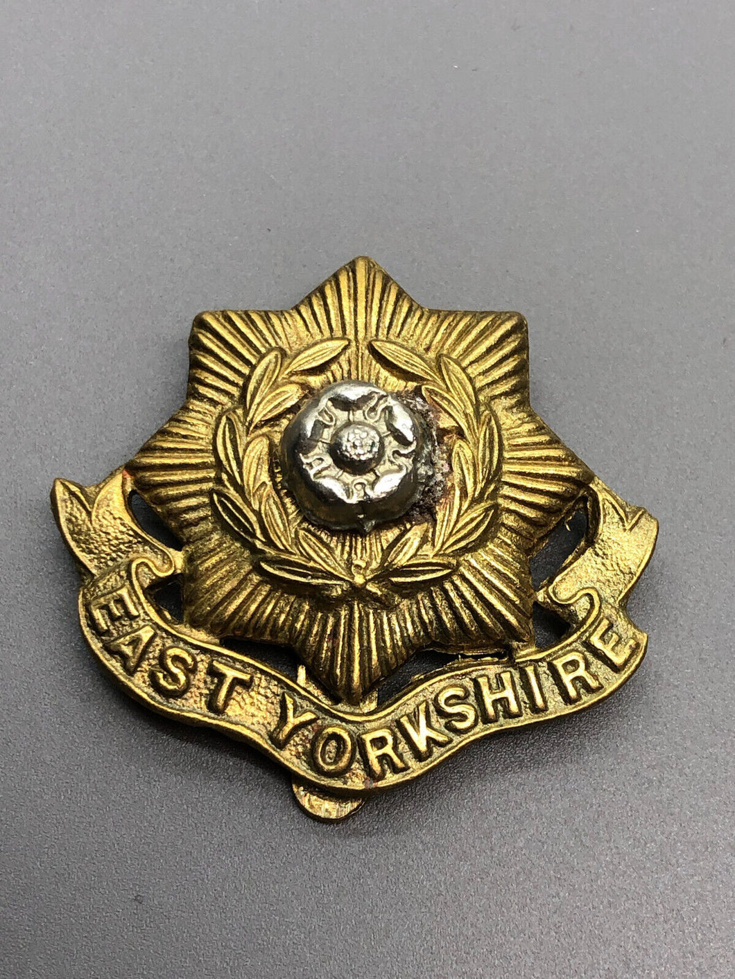 Original WW2 British Army West Yorkshire Regiment Cap Badge