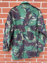 Load image into Gallery viewer, Genuine British Army DPM Camouflaged Combat Smock Jacket - Size 170/96
