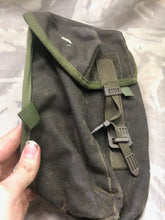 Lade das Bild in den Galerie-Viewer, British Army OD Green Water Bottle Pouch 1980s/1990s era
