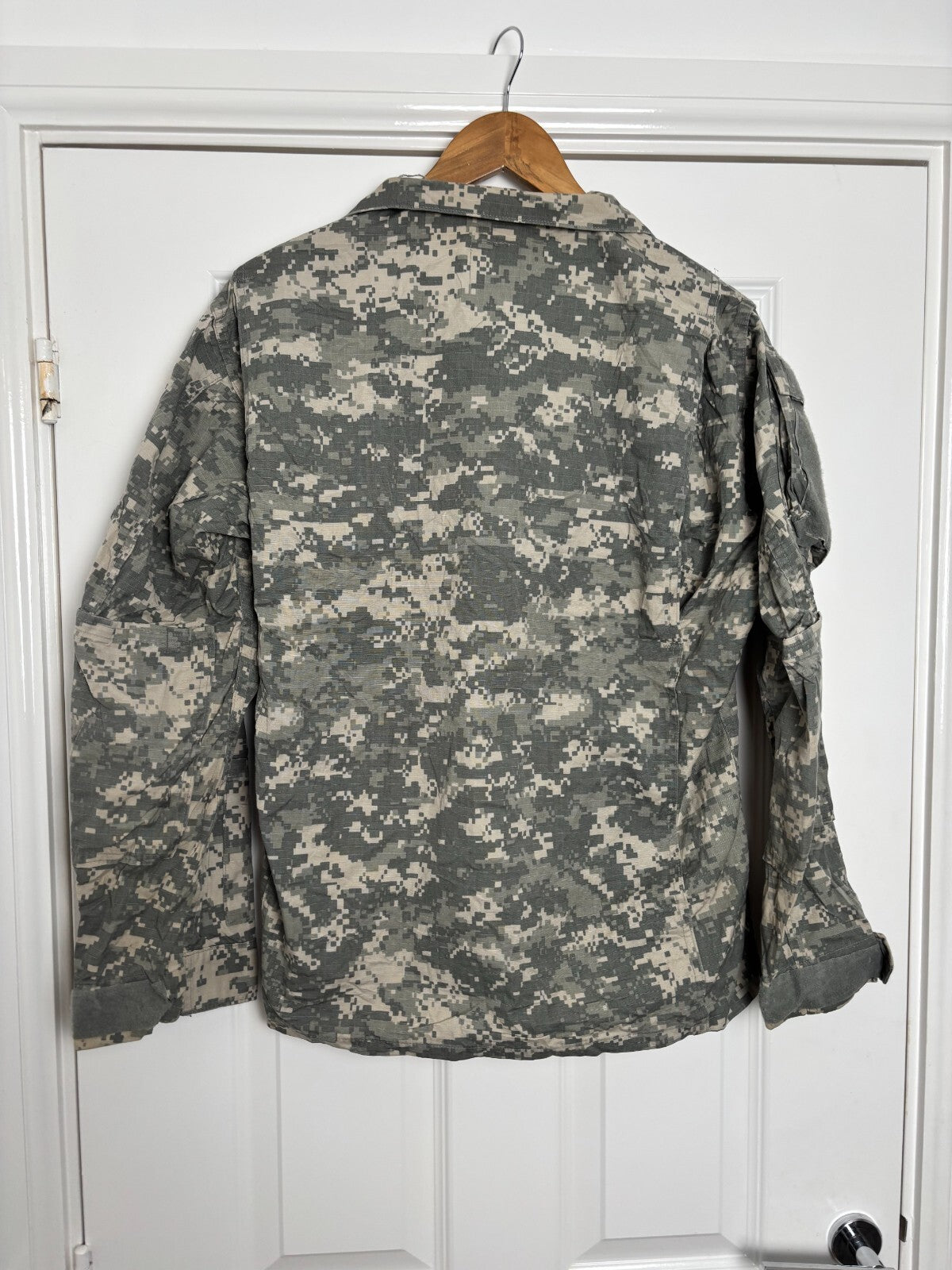 Surplus US Army ACU Combat Uniform Jacket -Size Medium-Regular - The Militaria Shop