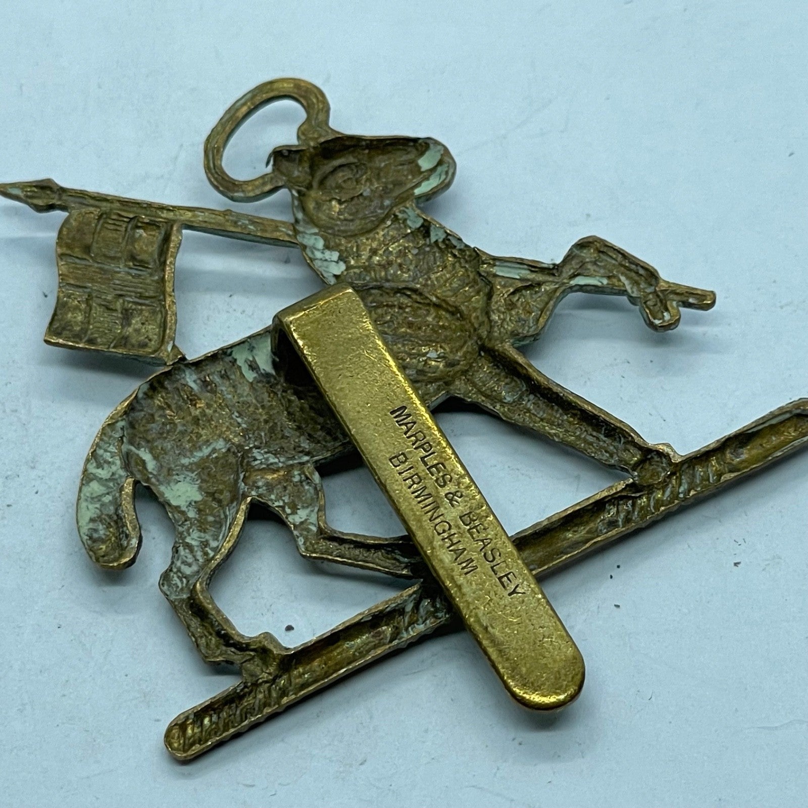 Original WW1 / WW2 The Queen's Royal Regiment (West Surrey) Cap Badge - The Militaria Shop