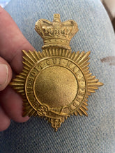 Charger l&#39;image dans la galerie, Reproduction Large Gilt Victorian Crown British Army Cap Badge
