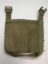 Lade das Bild in den Galerie-Viewer, Original WW2 British Army 37 Pattern Water Bottle Carrier
