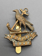 Lade das Bild in den Galerie-Viewer, WW1 British Army Royal Naval Division Hood Battalion Cap Badge
