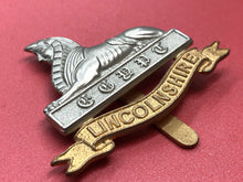 Load image into Gallery viewer, WW2 British Army Cap Badge - Lincolnshire Regiment
