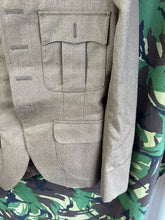 Lade das Bild in den Galerie-Viewer, British Army Man&#39;s Scottish Pattern No.2 Dress Uniform FAD Jacket Size 176/96/80
