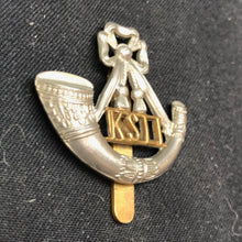 Lade das Bild in den Galerie-Viewer, Original WW2 British Army Cap Badge - King&#39;s Shropshire Light Infantry - The Militaria Shop
