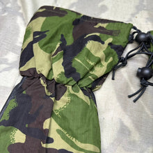 Lade das Bild in den Galerie-Viewer, Genuine British Army Woodland DPM Extreme Cold Inner Mitten Gloves - SMALL
