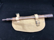 Lade das Bild in den Galerie-Viewer, Original WW2 British Army Entrenching Tool, Helve &amp; Cover Set - Wartime Dated
