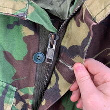 Charger l&#39;image dans la galerie, Genuine British Army DPM Camouflaged Combat Smock Jacket - Size 38&quot; Chest
