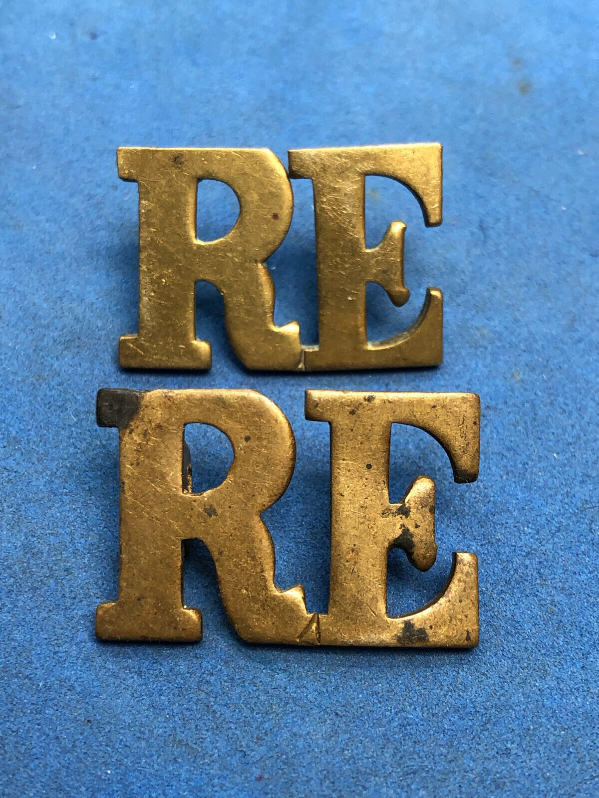 Original Pair of WW1/WW2 Brass British Army Shoulder Title - RE Royal Engineers - The Militaria Shop