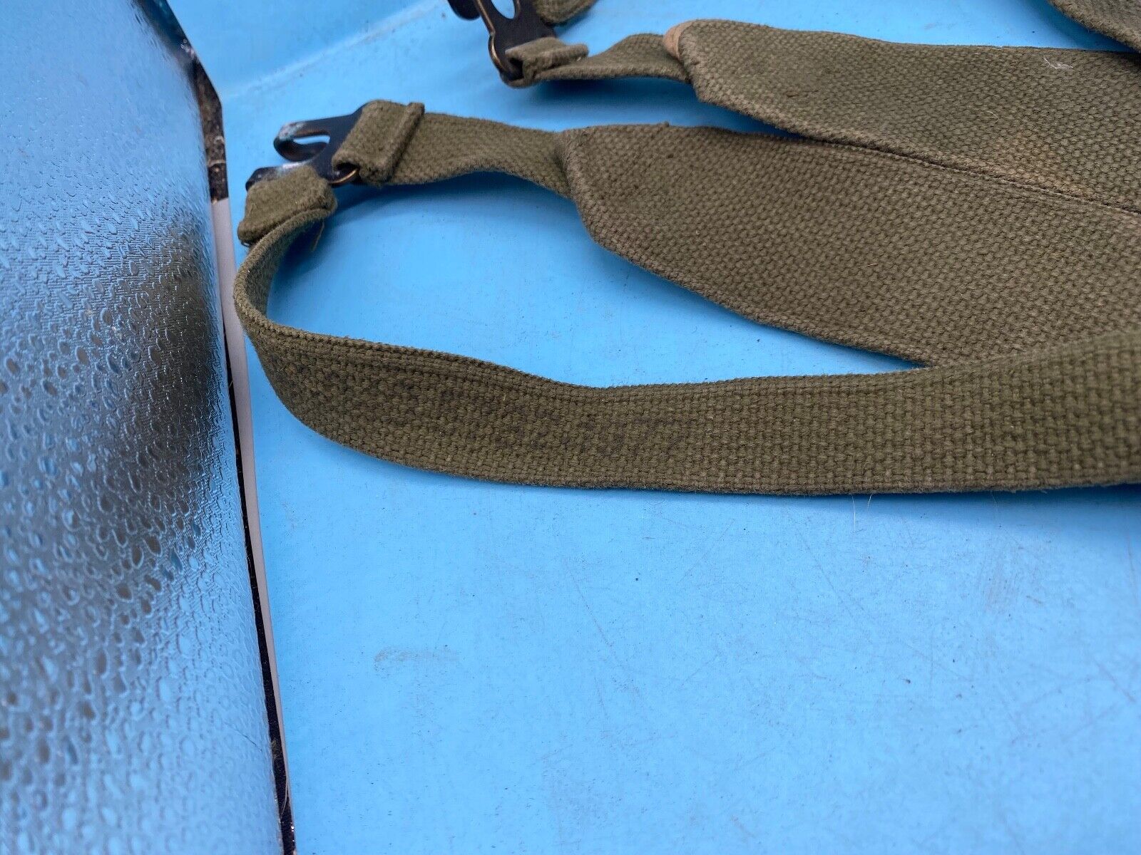 Original Pair of British Army 37 Pattern Khaki Canvas L-Straps - The Militaria Shop