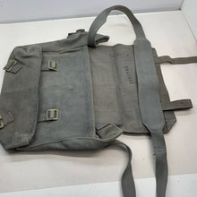 Lade das Bild in den Galerie-Viewer, Original British Army / RAF Small Pack &amp; Shoulder Strap Set - WW2 37 Pattern
