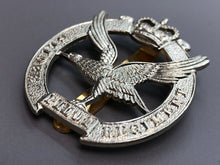 Charger l&#39;image dans la galerie, Genuine British RAF Glider Pilot Regiment Cap Badge
