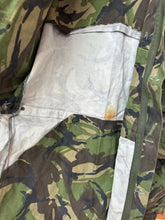 Load image into Gallery viewer, Genuine British Army DPM Camouflaged Combat Smock Jacket - Size 170/96
