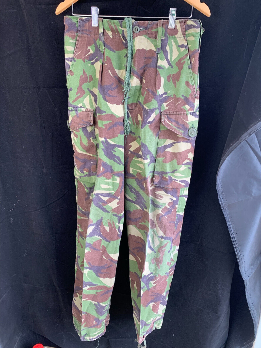 Originale leichte DPM-Kampfhose im Camouflage-Stil der britischen Armee, Größe 85/80/96 