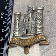 Charger l&#39;image dans la galerie, Original WW1 British Army Cap Badge - 6th (Inniskilling) Dragoons
