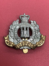 Charger l&#39;image dans la galerie, Genuine British Army The Suffolk Regiment Cap Badge
