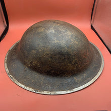 Lade das Bild in den Galerie-Viewer, Original WW2 Mk2 British Army Brodie Combat Helmet
