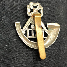 Lade das Bild in den Galerie-Viewer, Original WW2 British Army Cap Badge - King&#39;s Shropshire Light Infantry - The Militaria Shop
