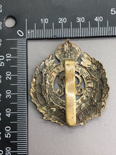 Charger l&#39;image dans la galerie, Original WW1 British Army Cap Badge - Royal Engineers - George V
