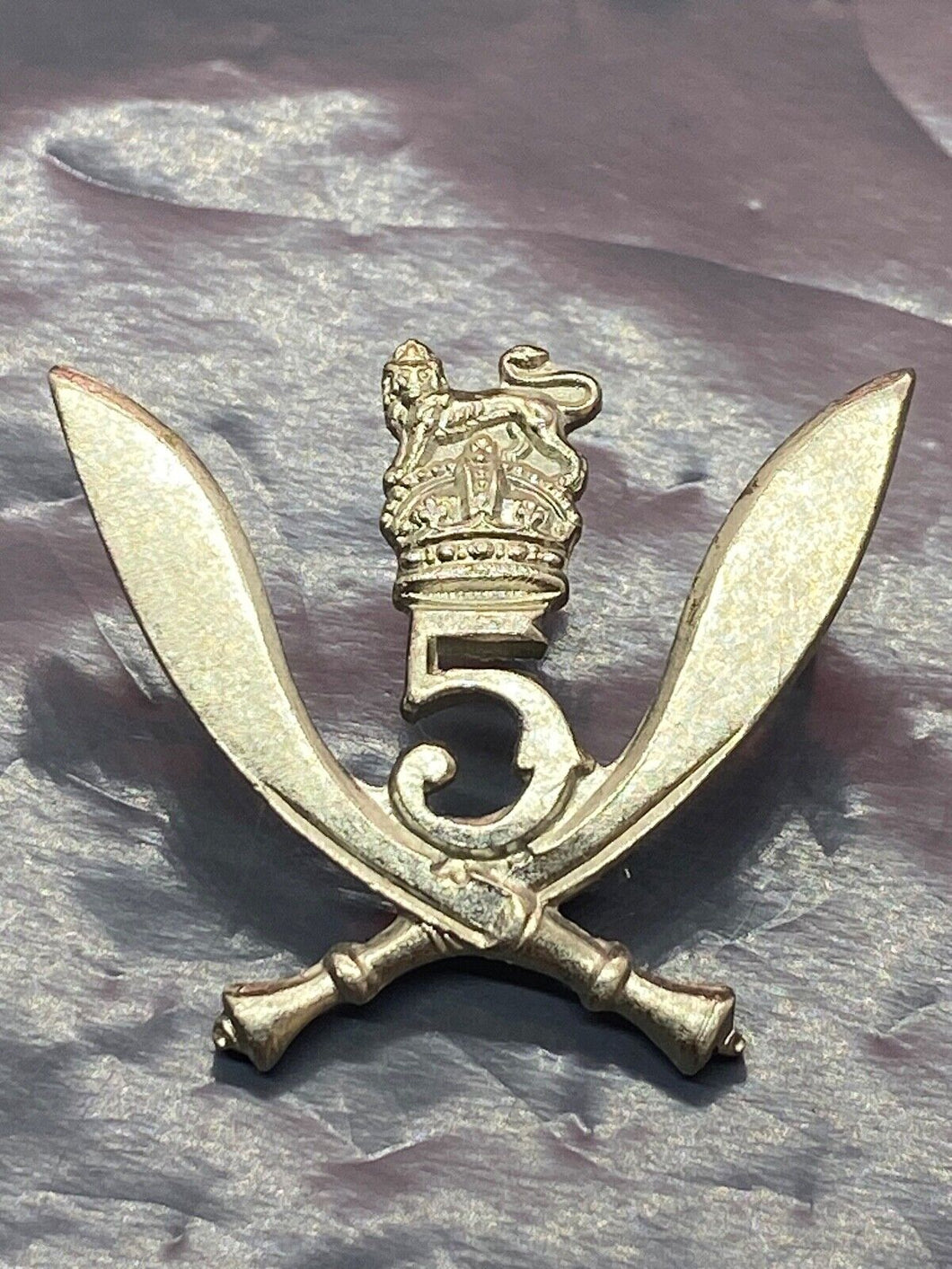 Modern British Army WW2 - 5th Gurkha Regiment Collar Badge