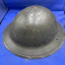 Charger l&#39;image dans la galerie, Original WW2 British Army Mk2 Combat Helmet &amp; Liner Set
