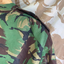 Lade das Bild in den Galerie-Viewer, Genuine British Army Smock Combat 1968 Pattern DPM Camouflage - Size 2
