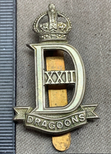 Lade das Bild in den Galerie-Viewer, Original WW2 British Army 22nd Dragoon Guards Cap Badge - King&#39;s Crown
