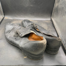 Load image into Gallery viewer, Genuine British Army Black Leather Dress Shoes - Size UK 8 M - The Militaria Shop
