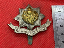 Charger l&#39;image dans la galerie, Original WW1 / WW2 British Army - Cheshire Regiment Cap Badge
