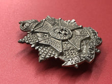 Lade das Bild in den Galerie-Viewer, Original WW2 British Army Border Regiment Cap Badge
