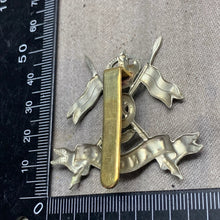 Charger l&#39;image dans la galerie, Original WW2 British Army 9th Queen&#39;s Royal Lancers Cap Badge
