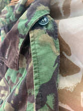 Lade das Bild in den Galerie-Viewer, Genuine British Army Smock Combat Jungle DPM Camouflage - Size 160/88
