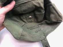 Lade das Bild in den Galerie-Viewer, Original WW2 British Army 37 Pattern Lewis Pouch - South African Made 1941
