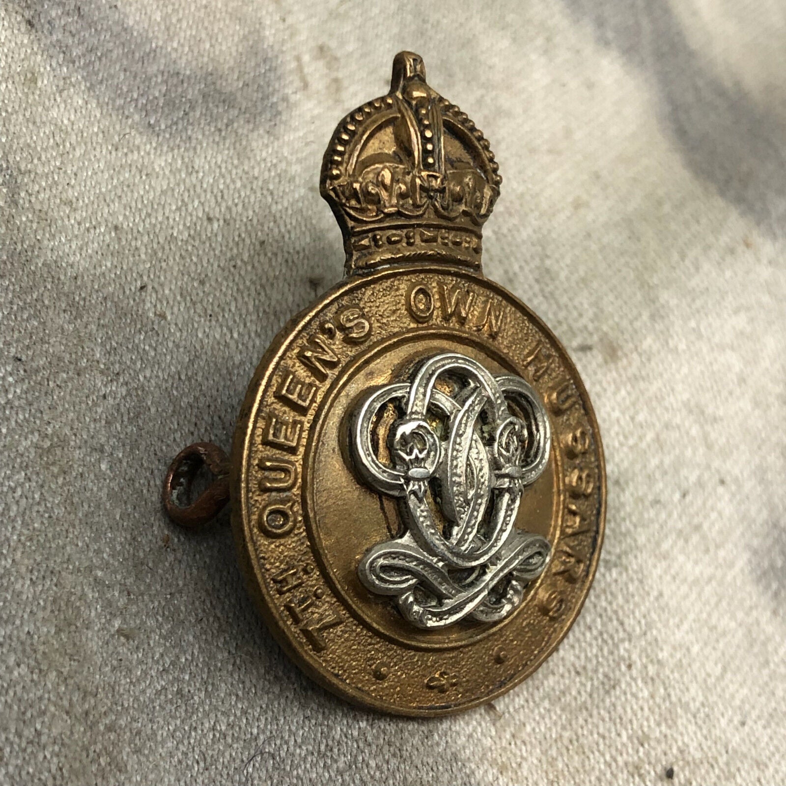 Original WW2 British Army 7th Queen's Own Hussars Cap Badge - The Militaria Shop