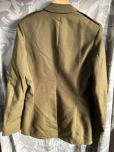 Load image into Gallery viewer, Genuine British Army No2 FAD Dress Uniform Jacket - Size 188/104/88
