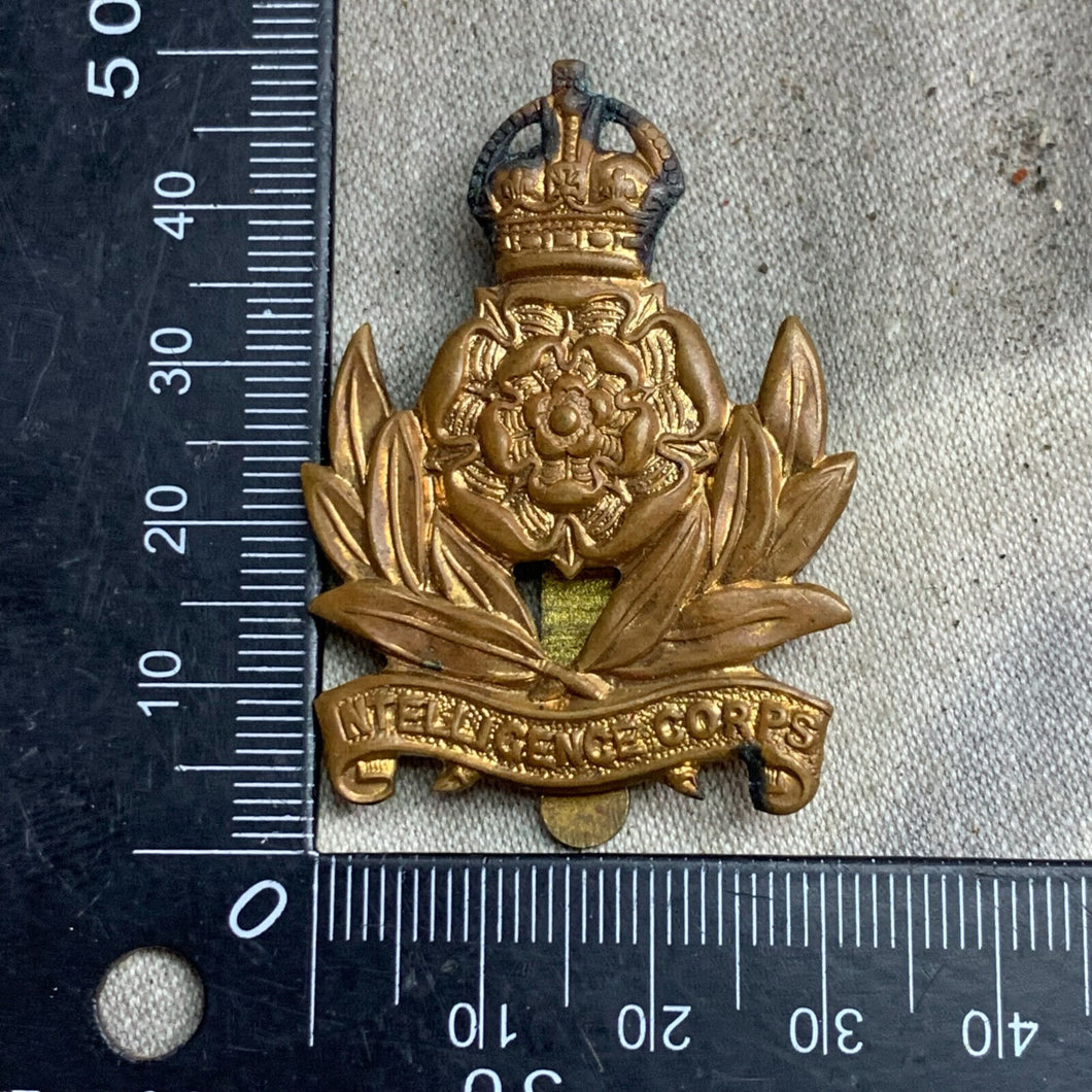 Origianl WW2 British Army Intelligence Corps Cap Badge