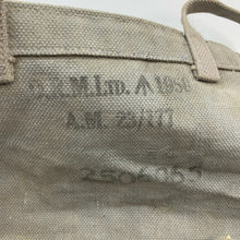 Lade das Bild in den Galerie-Viewer, Original British Army / RAF Small Pack &amp; Shoulder Strap Set - WW2 37 Pattern
